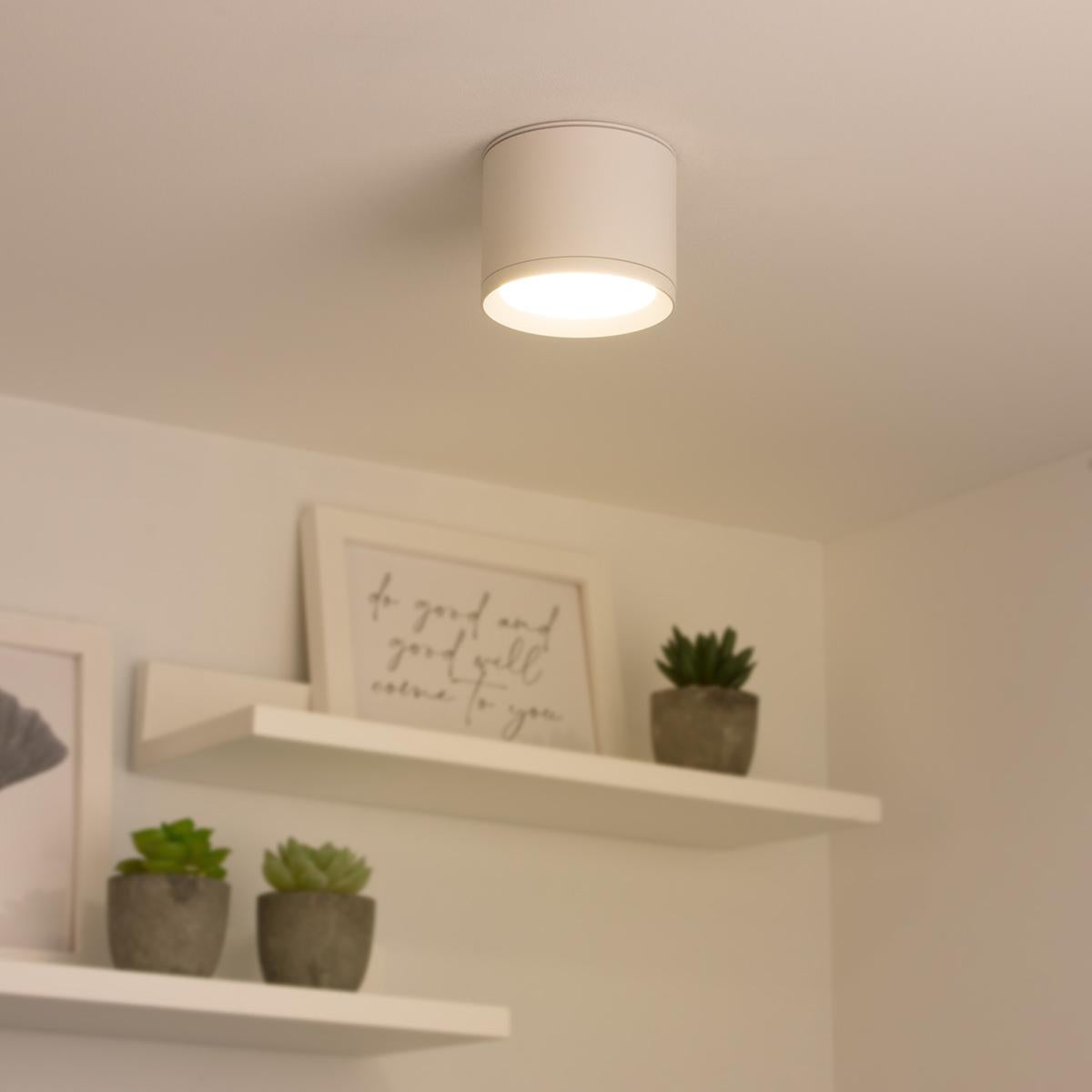 Flache Aufbauleuchte IP44 GX53 - Farbe: weiß - Leuchtmittel: 6W warmweiß