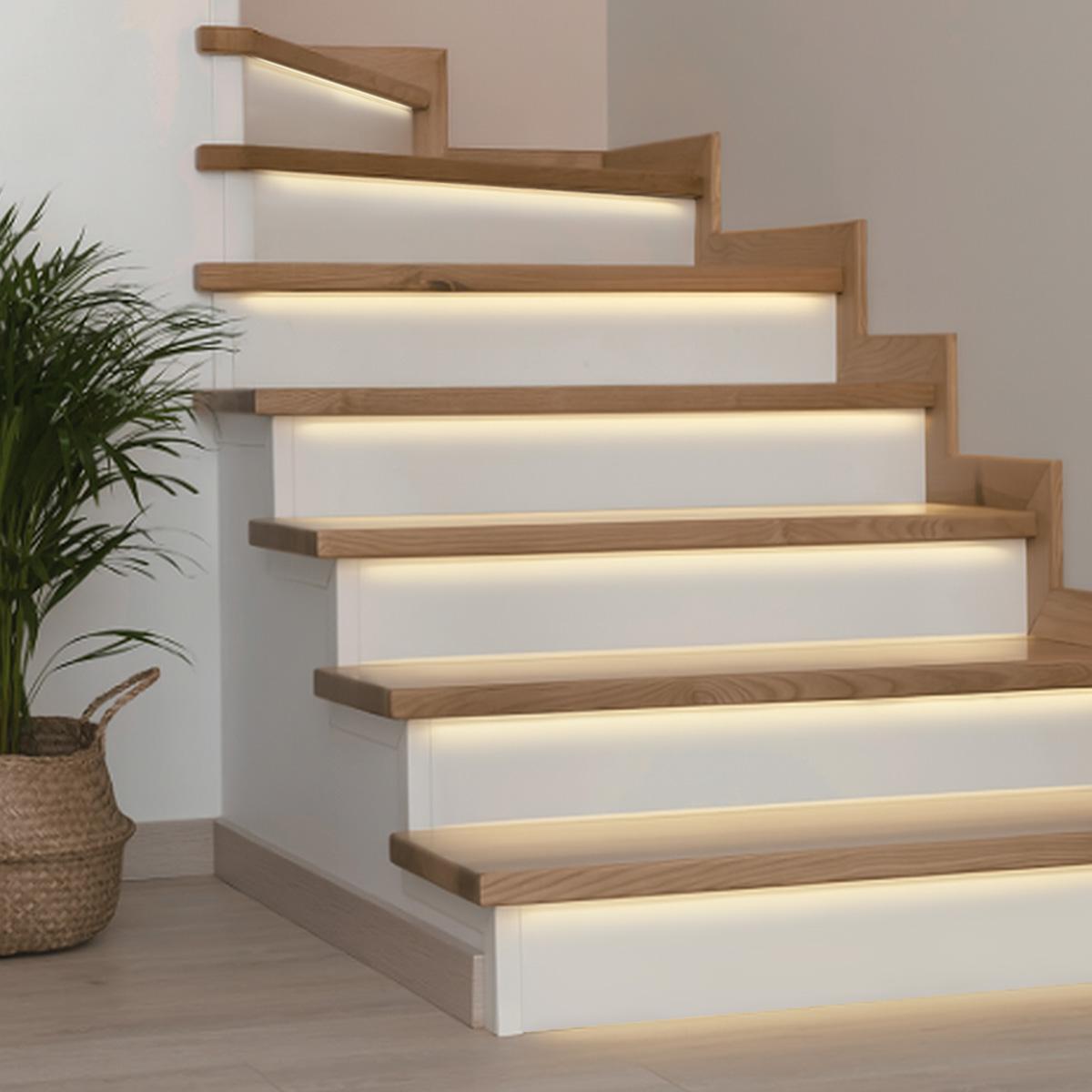 MiBoxer LED Treppenbeleuchtung Starterset mit Bewegungssensor & automatischer Lichtsteuerung - Passend für: 17 Stufen