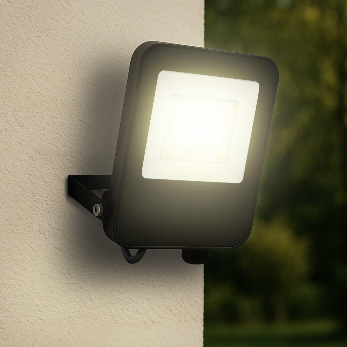 LED Außenstrahler LUCA CCT 3000K/4000K/6500K IP65 schwarz - Leistung einstellbar: 100W/75W/50W - Ausführung: Standard