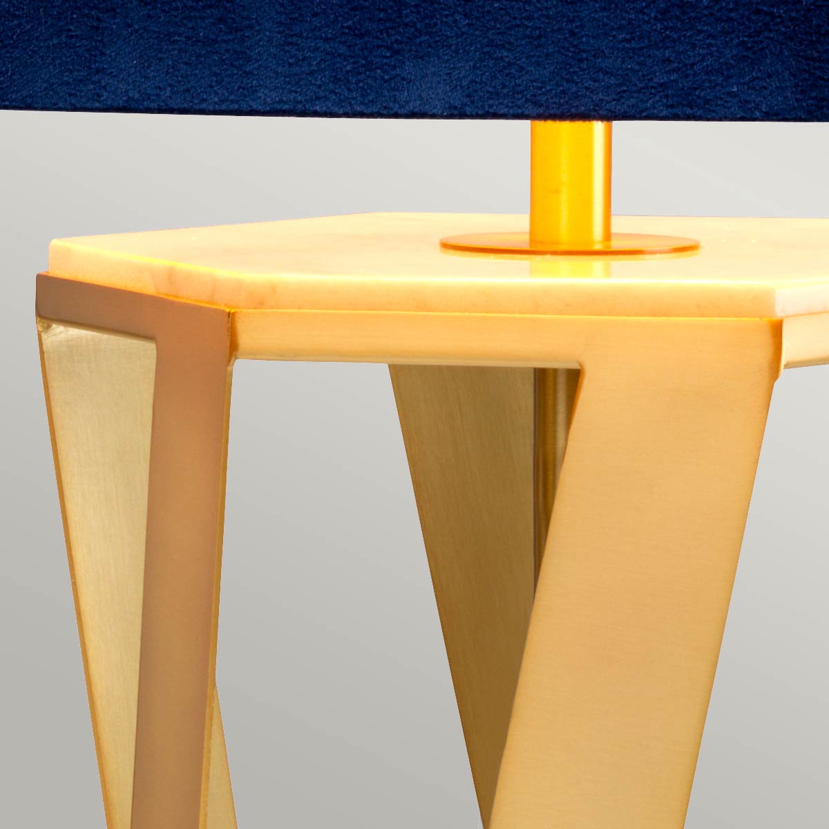 Tischleuchte Apollo (messingfarben) 1x - Elstead Lighting
