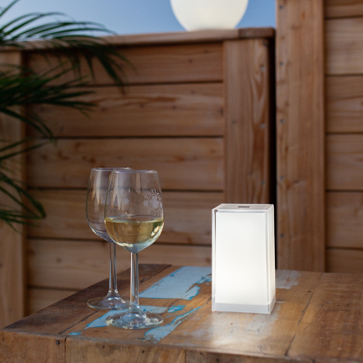 LED Tischleuchte CUB (7,4x13,5cm) Acryl – Akku – App-Steuerung